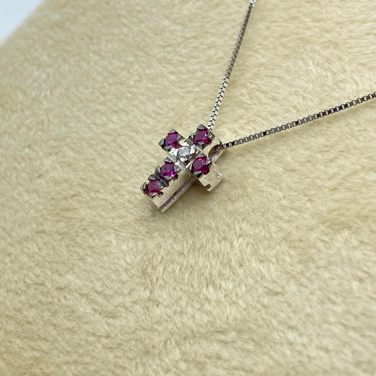 Collana Donna Oro 18KT con Croce di Rubini e Diamante