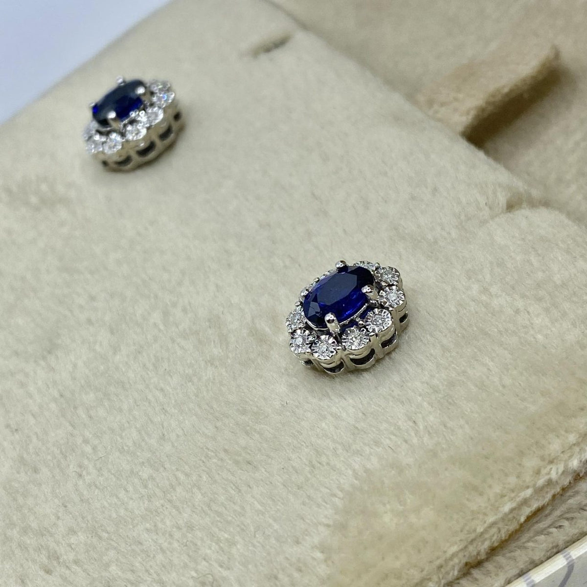 Orecchini Donna Oro 18KT con Zaffiri Ct. 1.10 e Diamanti