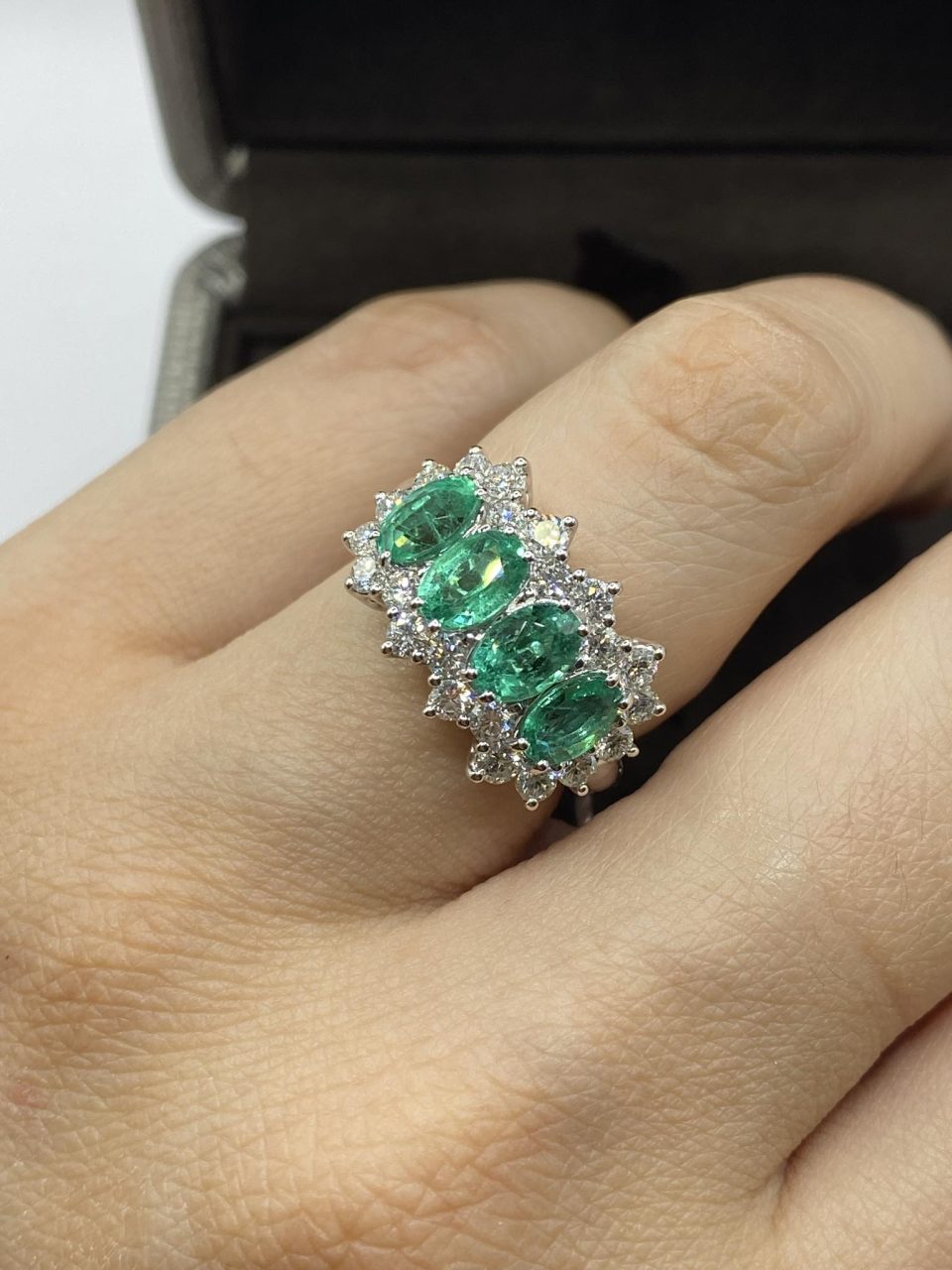 Anello Donna Crivelli con Smeraldi Ct 1.93 e Diamanti