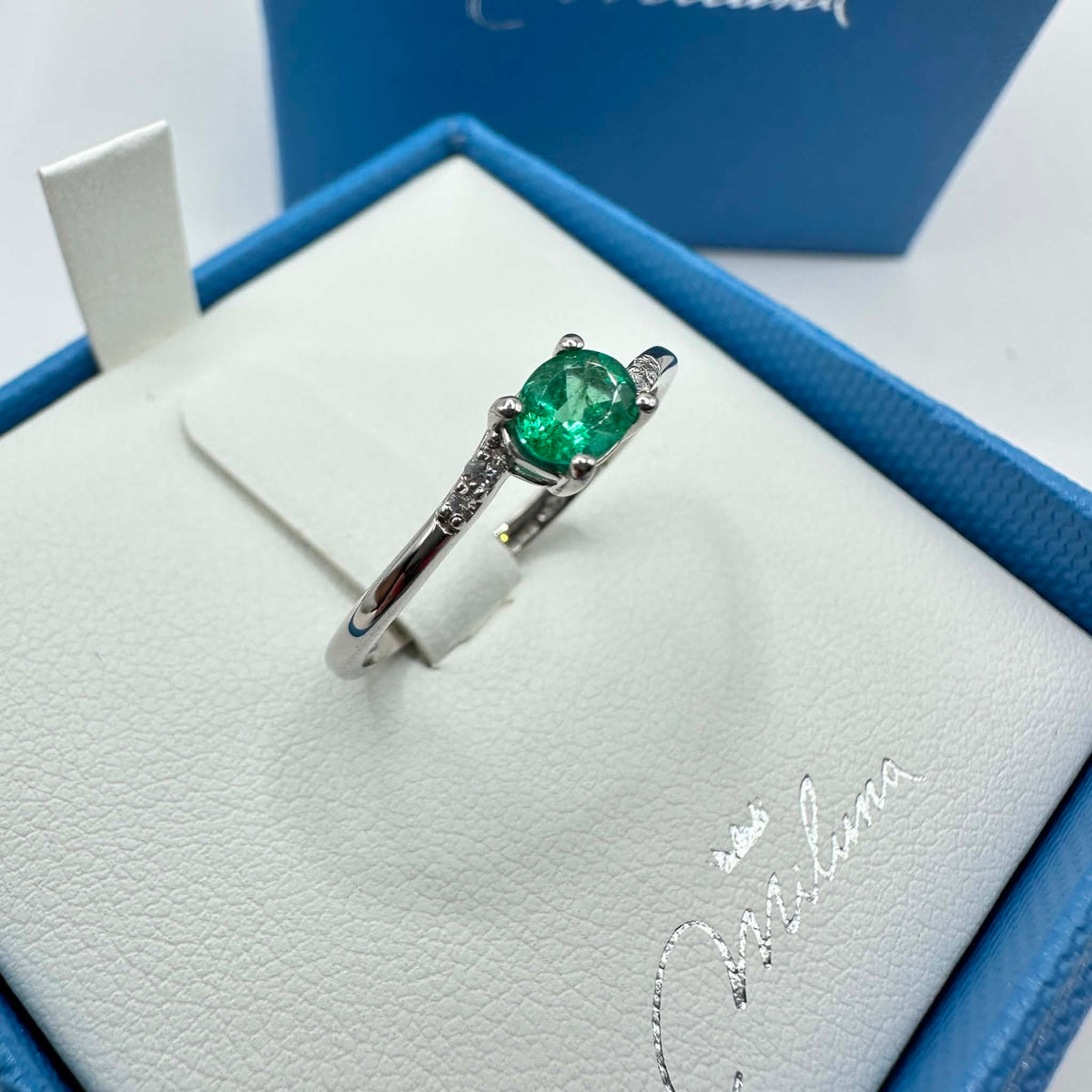 Anello Miluna Gemme in Oro 18KT 9KT e Smeraldo Ct. 0.32