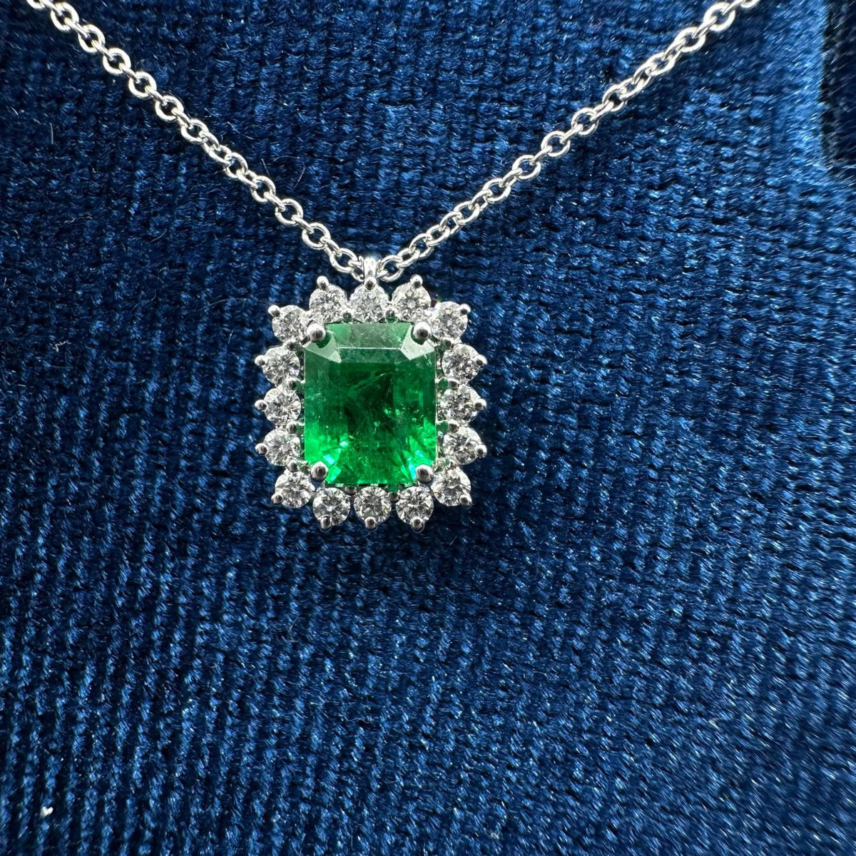 Collana Recarlo con Diamanti e Smeraldo Colombiano Ct. 0,69