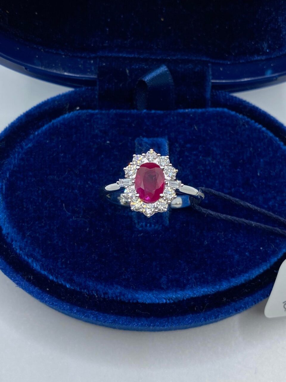 Anello Recarlo con Diamanti e Rubino Ct 1,16