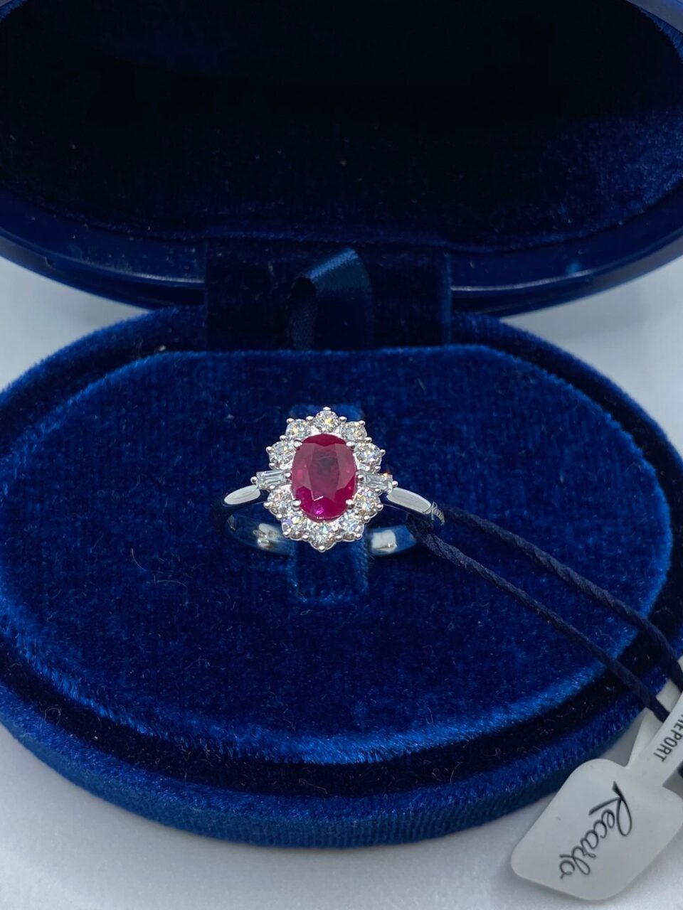 Anello Recarlo con Diamanti e Rubino Ct 1,16