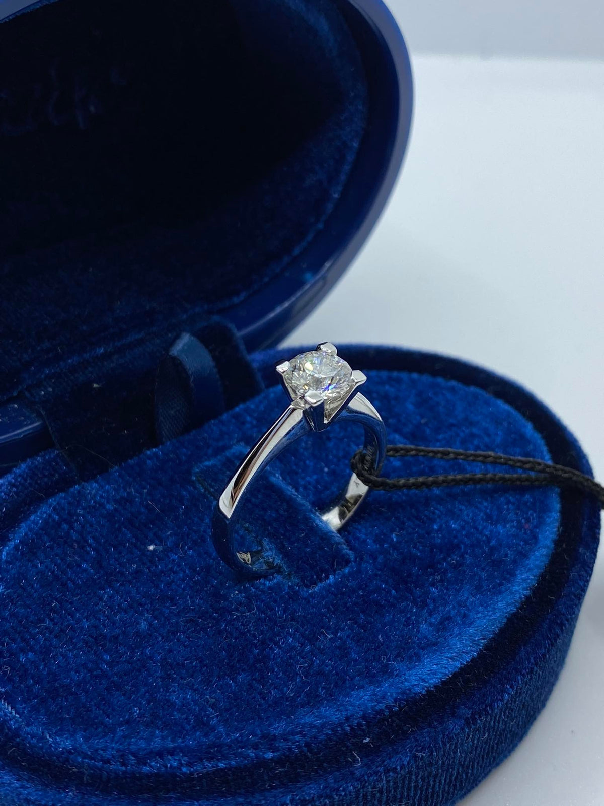 Anello Solitario Recarlo Maria Teresa Ct 0.83