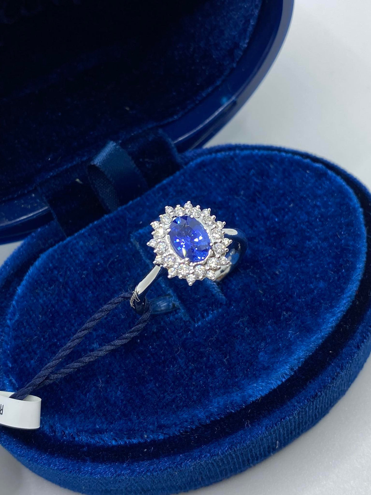 Anello Donna Recarlo con Diamanti e Zaffiro Ct. 0,80