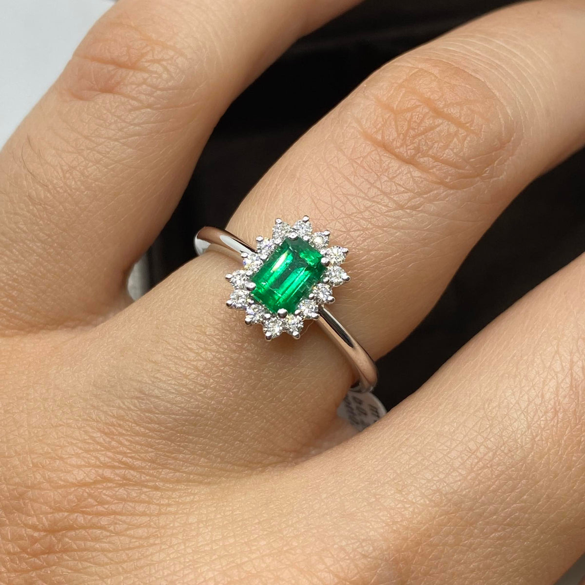 Anello Donna Crivelli con Diamanti e Smeraldo Ct. 0.69