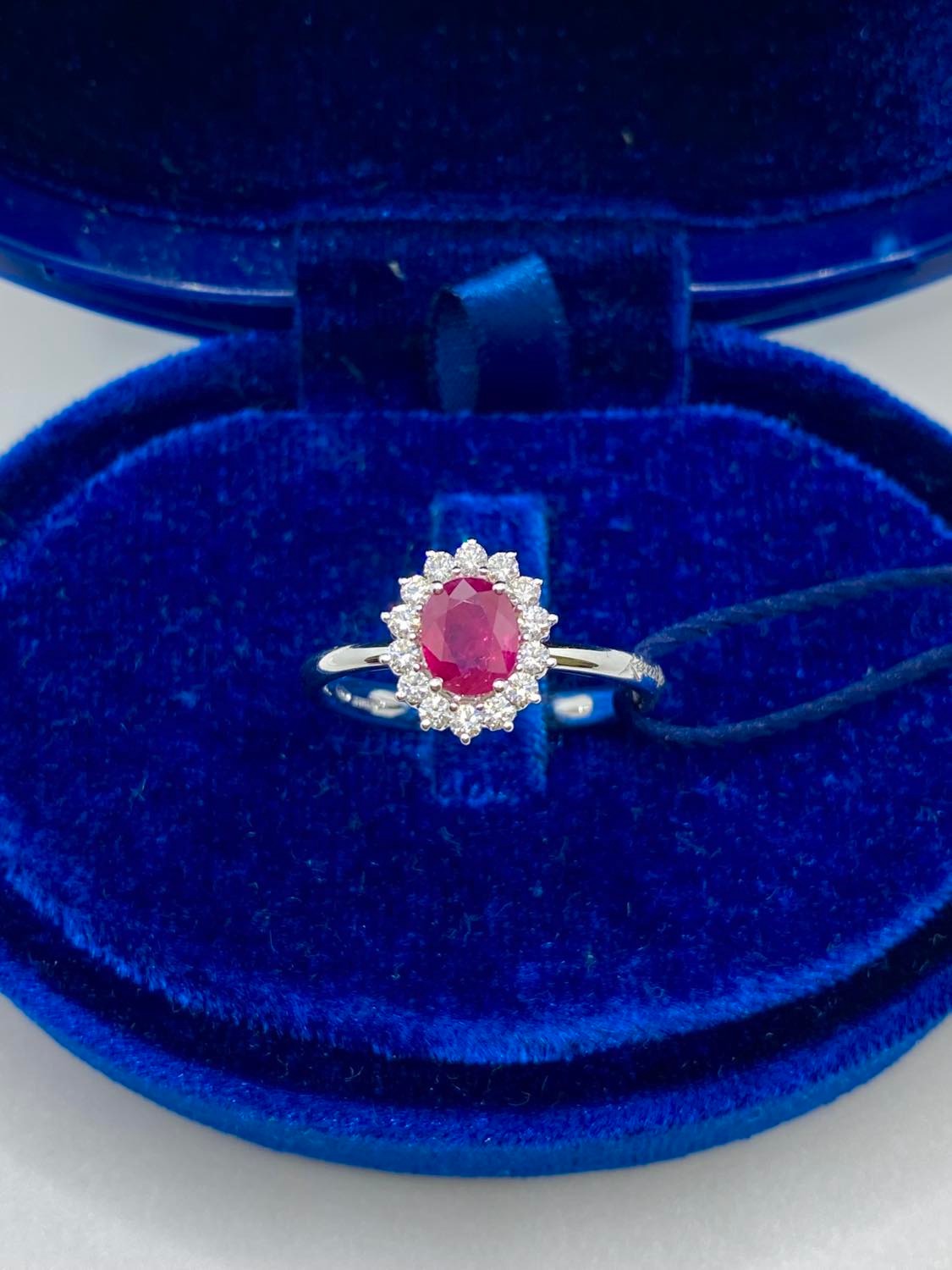 Anello Recarlo con Diamanti e Rubino Ct 0,60