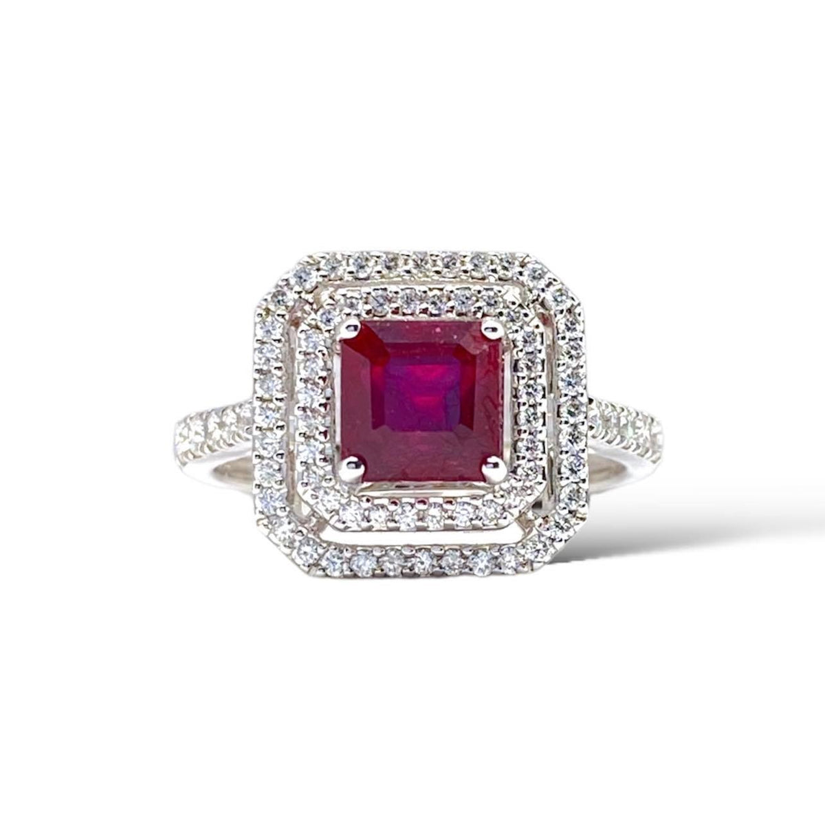 Anello Donna Oro 18KT con Rubino Ct 1,80 e Diamanti