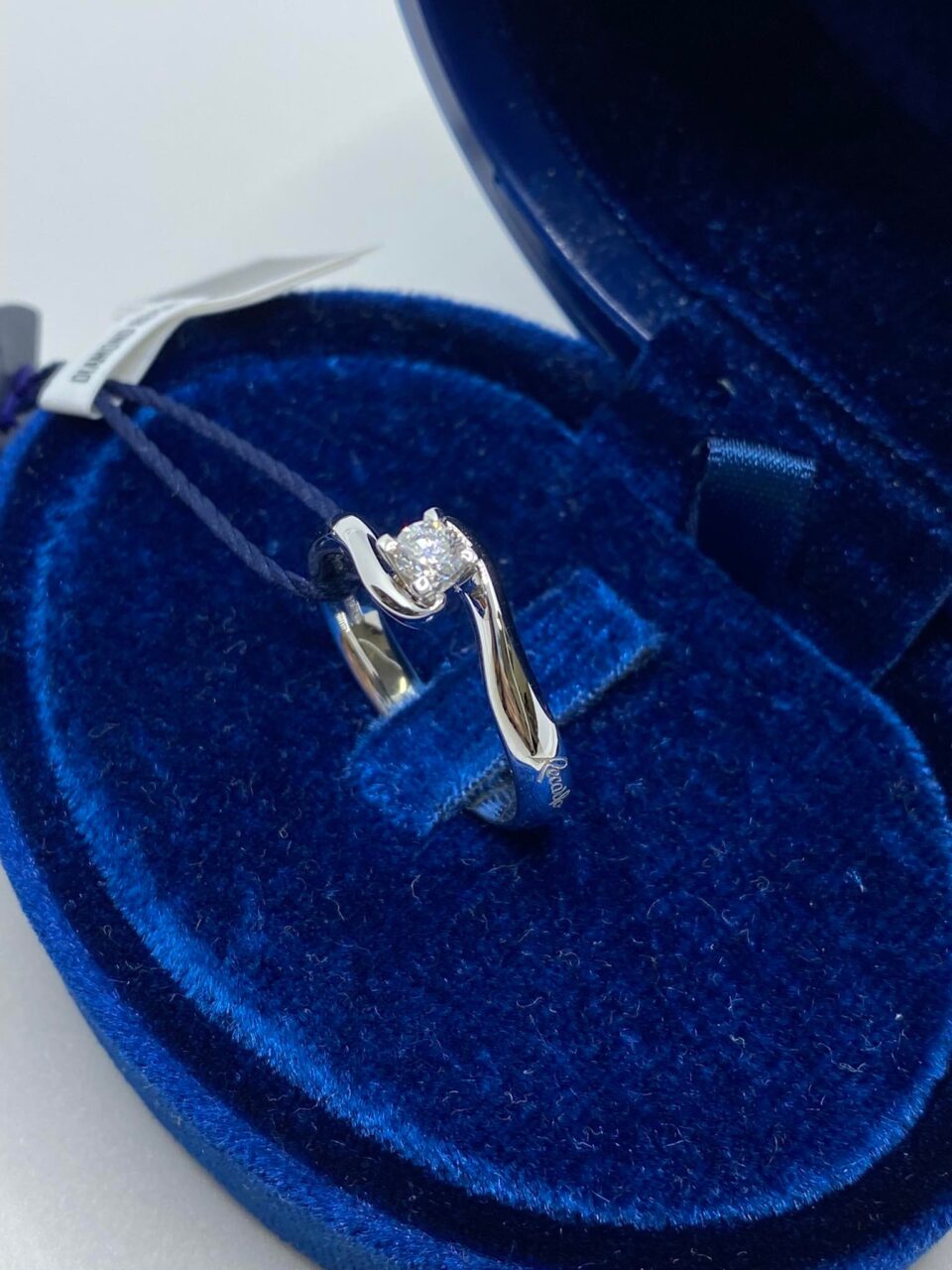 Anello Recarlo Solitario Maria Teresa con Diamanti Ct. 0.18