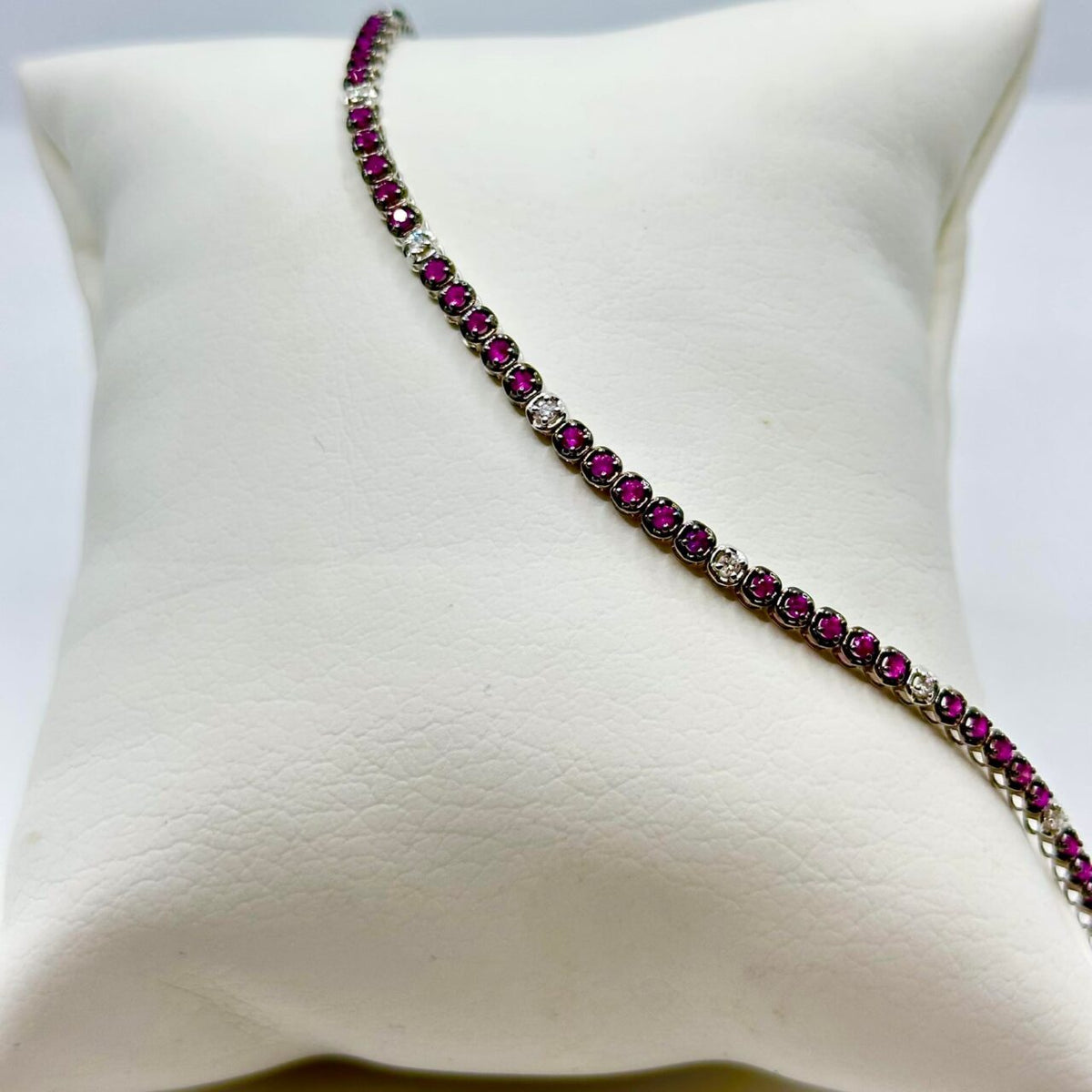 Bracciale Tennis Donna Oro 18KT con Diamanti e Rubini Ct.1.21