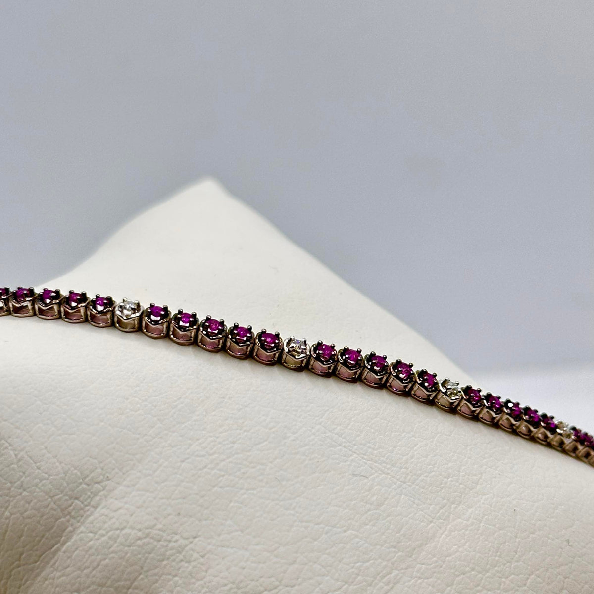 Bracciale Tennis Donna Oro 18KT con Diamanti e Rubini Ct.1.21