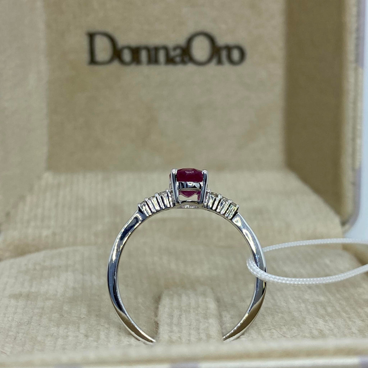 Anello Donna Oro 18KT con Diamanti e Rubino Ct. 0,90
