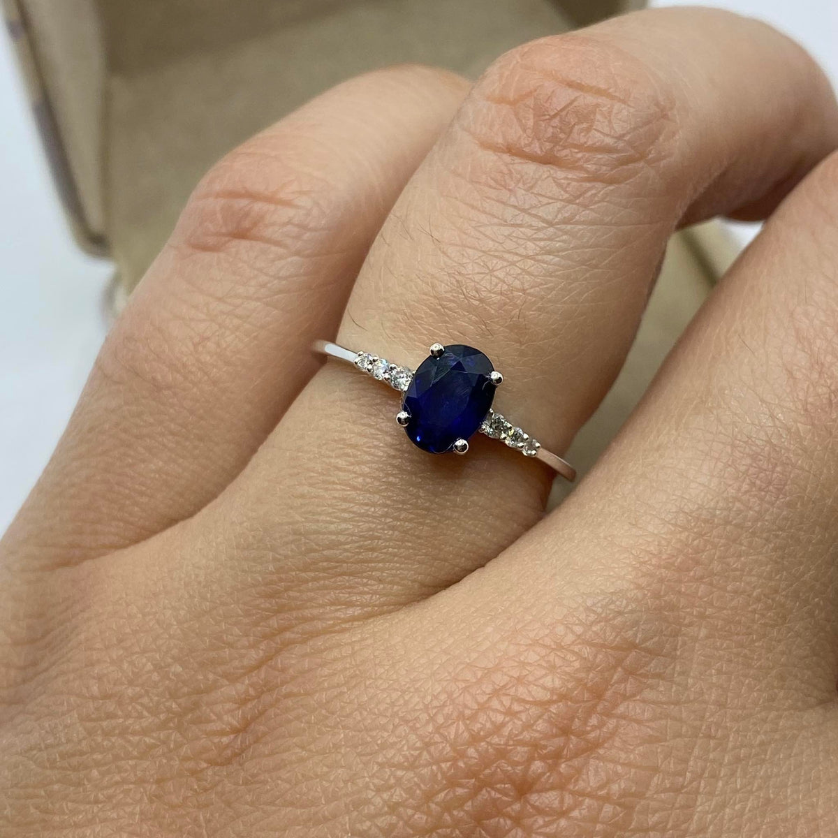 Anello Donna Oro 18KT con Diamanti e Zaffiro Ct. 0,90