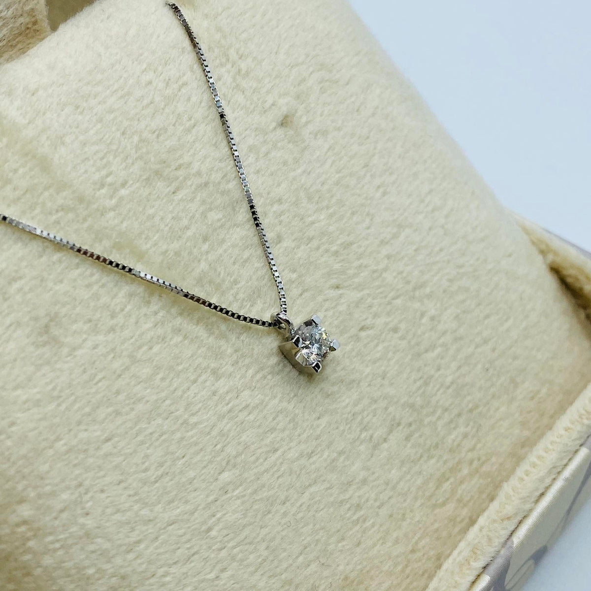 Collana Punto Luce Donna Oro 18KT con Diamante Ct 0.19
