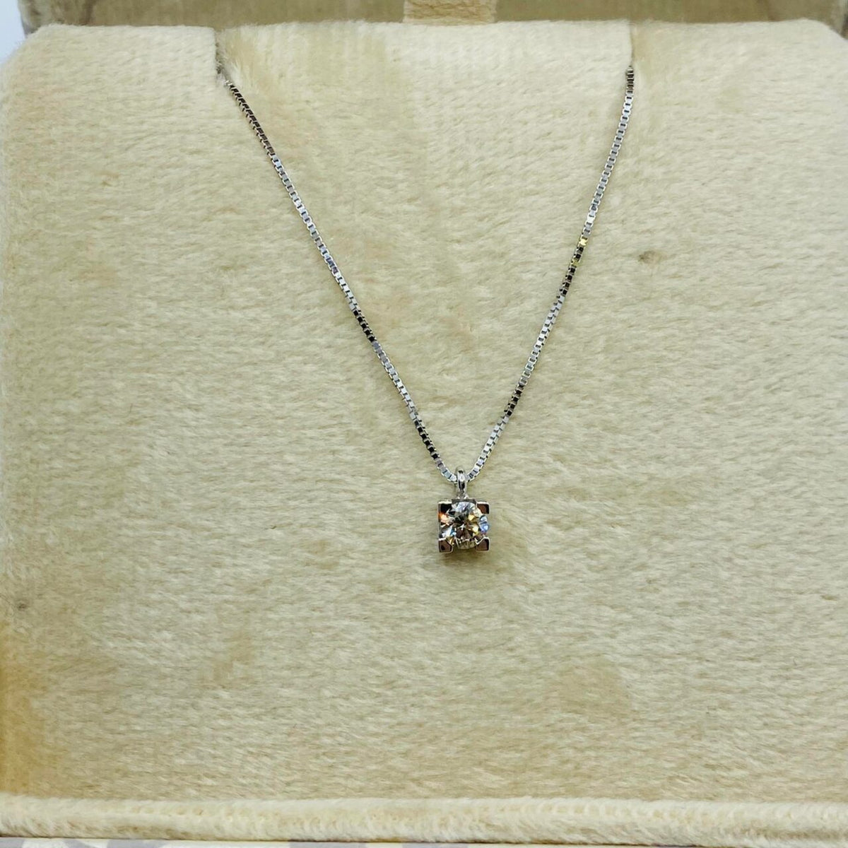 Collana Punto Luce Donna Oro 18KT con Diamante Ct 0.15