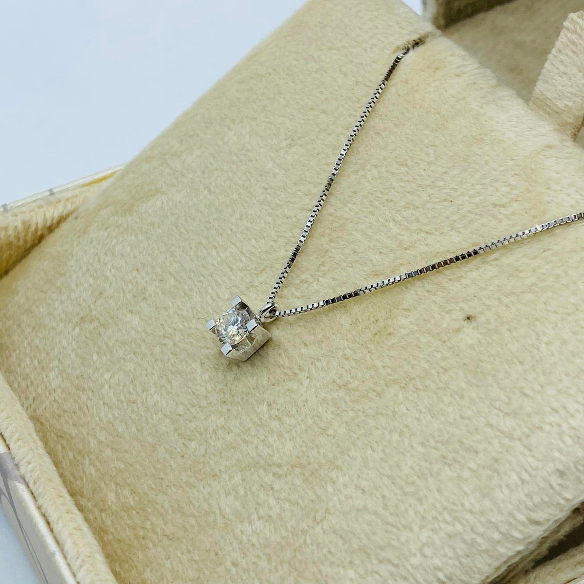 Collana Punto Luce Donna Oro 18KT con Diamante Ct 0.27
