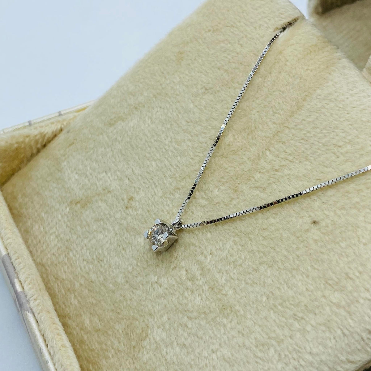 Collana Punto Luce Donna Oro 18KT con Diamante Ct 0.15