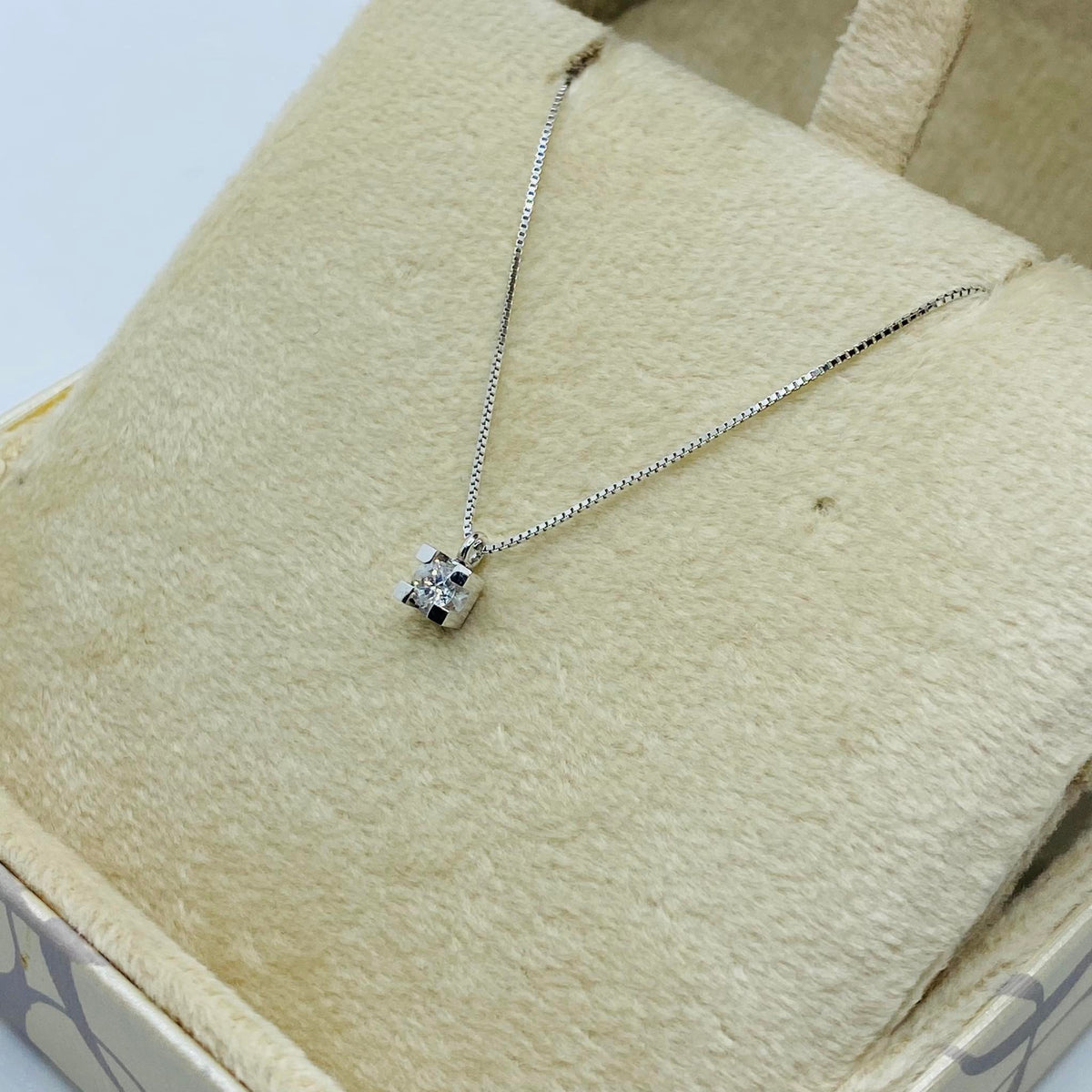 Collana Punto Luce Donna Oro 18KT con Diamante Ct 0.08