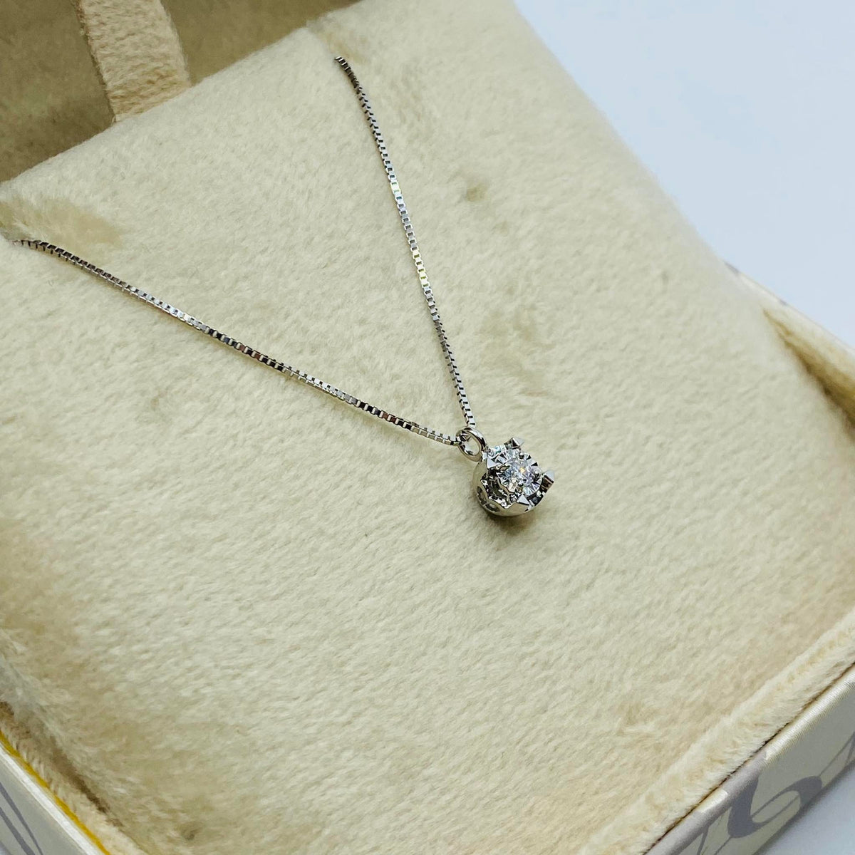 Collana Punto Luce Donna Oro 18KT con Diamante Ct 0.05