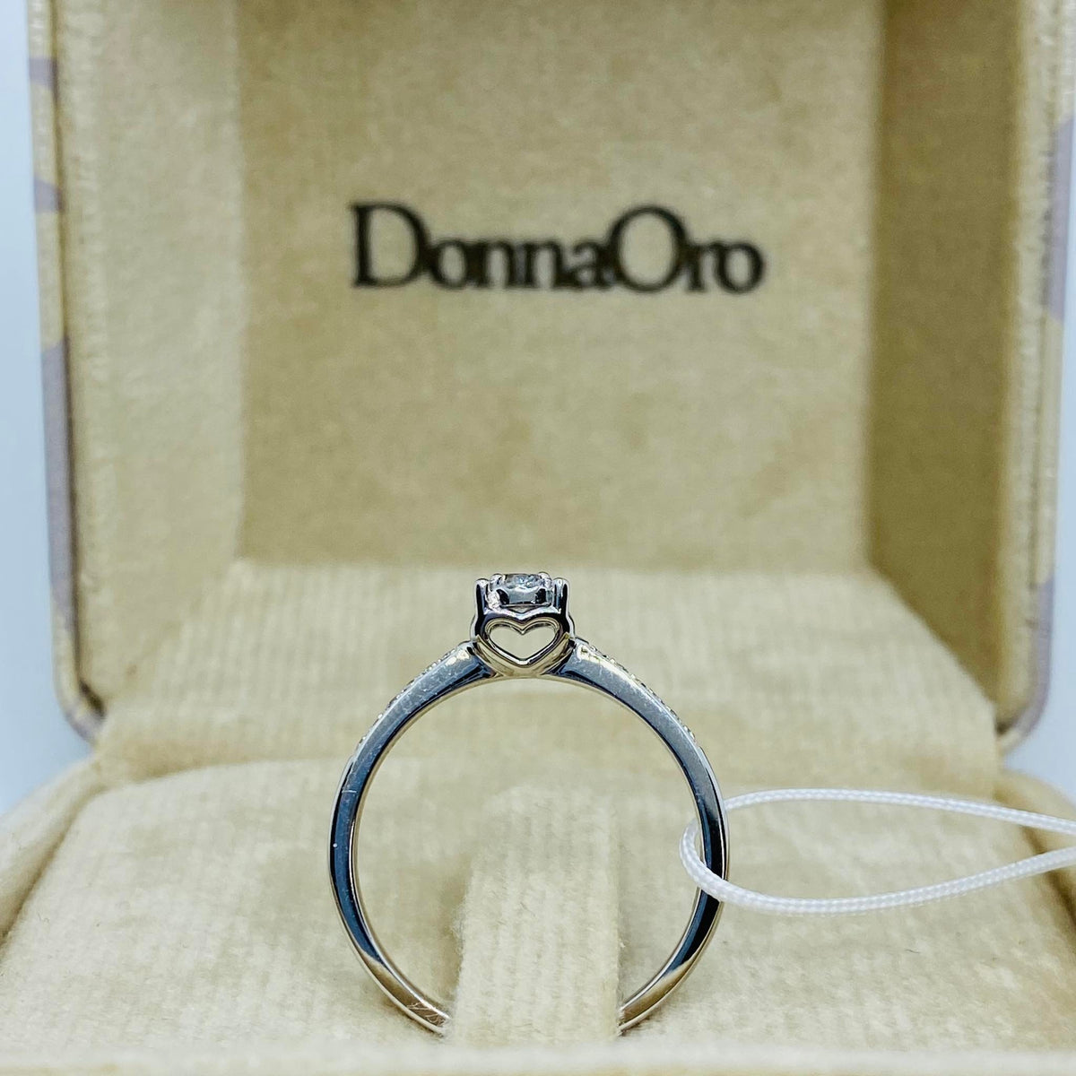 Anello Solitario Donna Oro 18KT con Diamante Ct 0.18