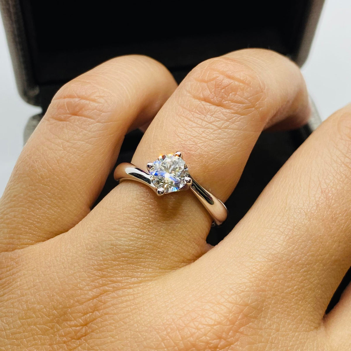 Anello Crivelli Solitario in Oro 18KT 18KT e Diamante GIA Ct 0.91