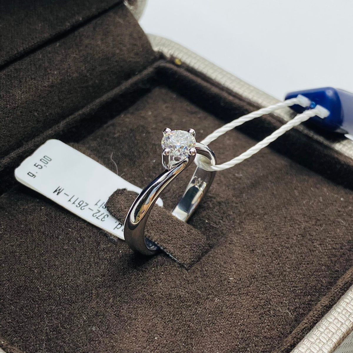 Anello Crivelli Solitario in Oro 18KT e Diamante GIA Ct 0.52