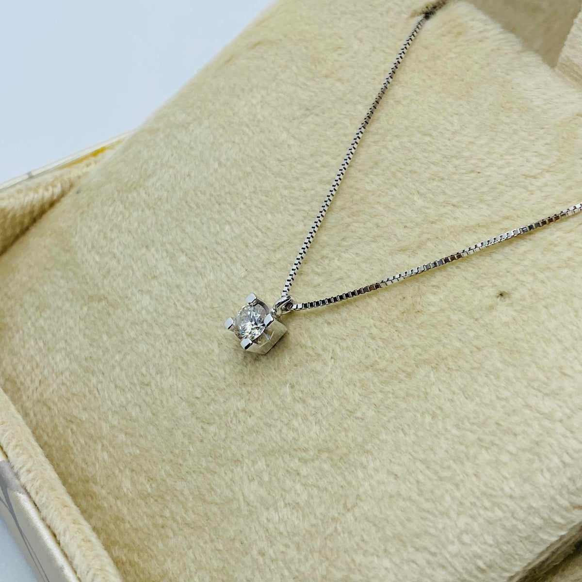 Collana Punto Luce Donna Oro 18KT con Diamante Ct 0.22