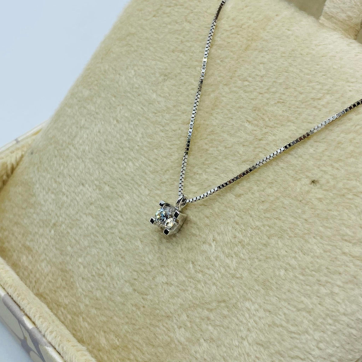 Collana Punto Luce Donna Oro 18KT con Diamante Ct 0.19