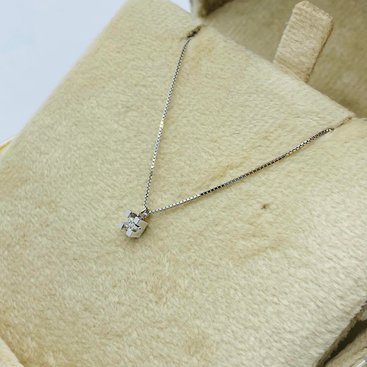 Collana Punto Luce Donna Oro 18KT con Diamante Ct 0.04