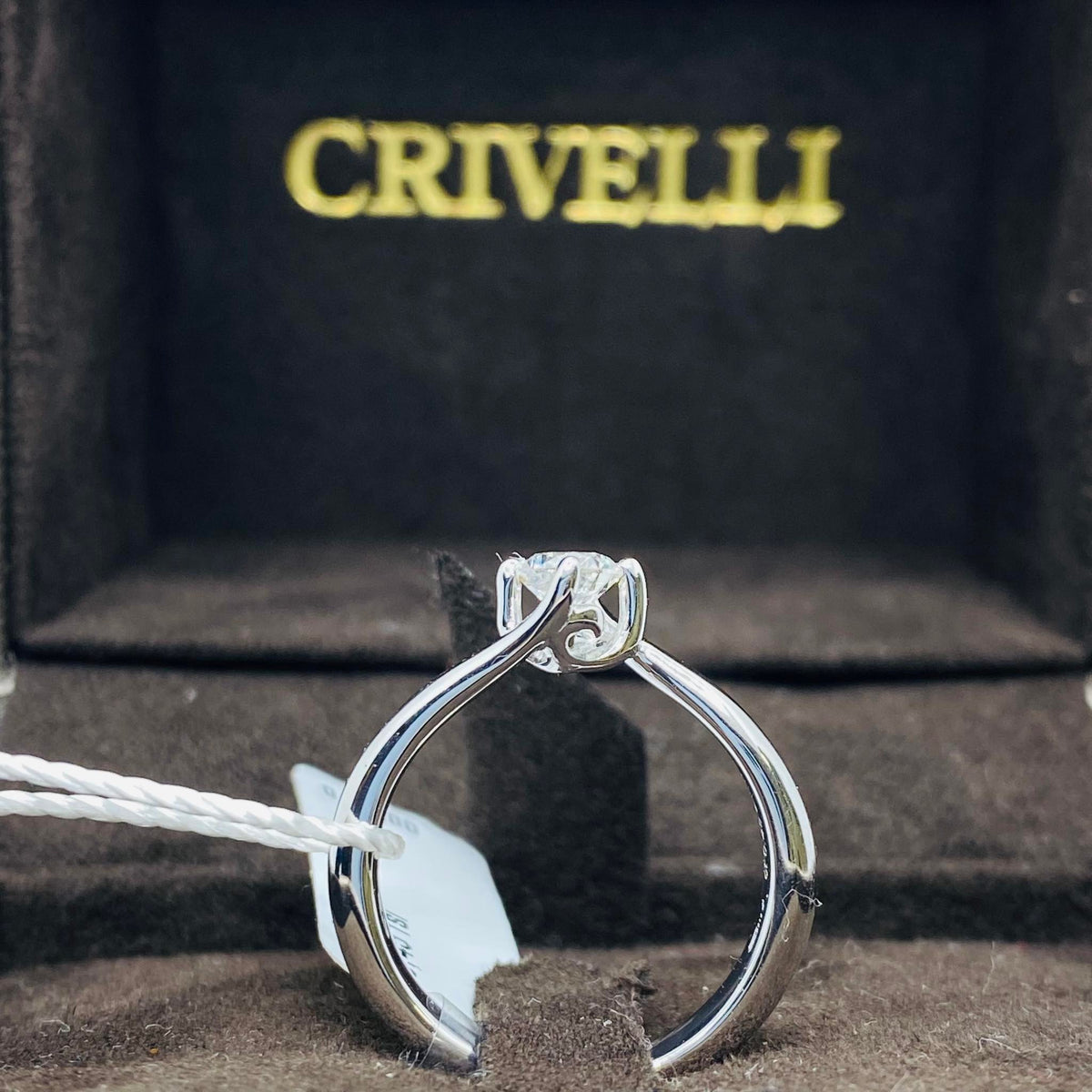 Anello Crivelli Solitario in Oro 18KT e Diamante Ct 0.45