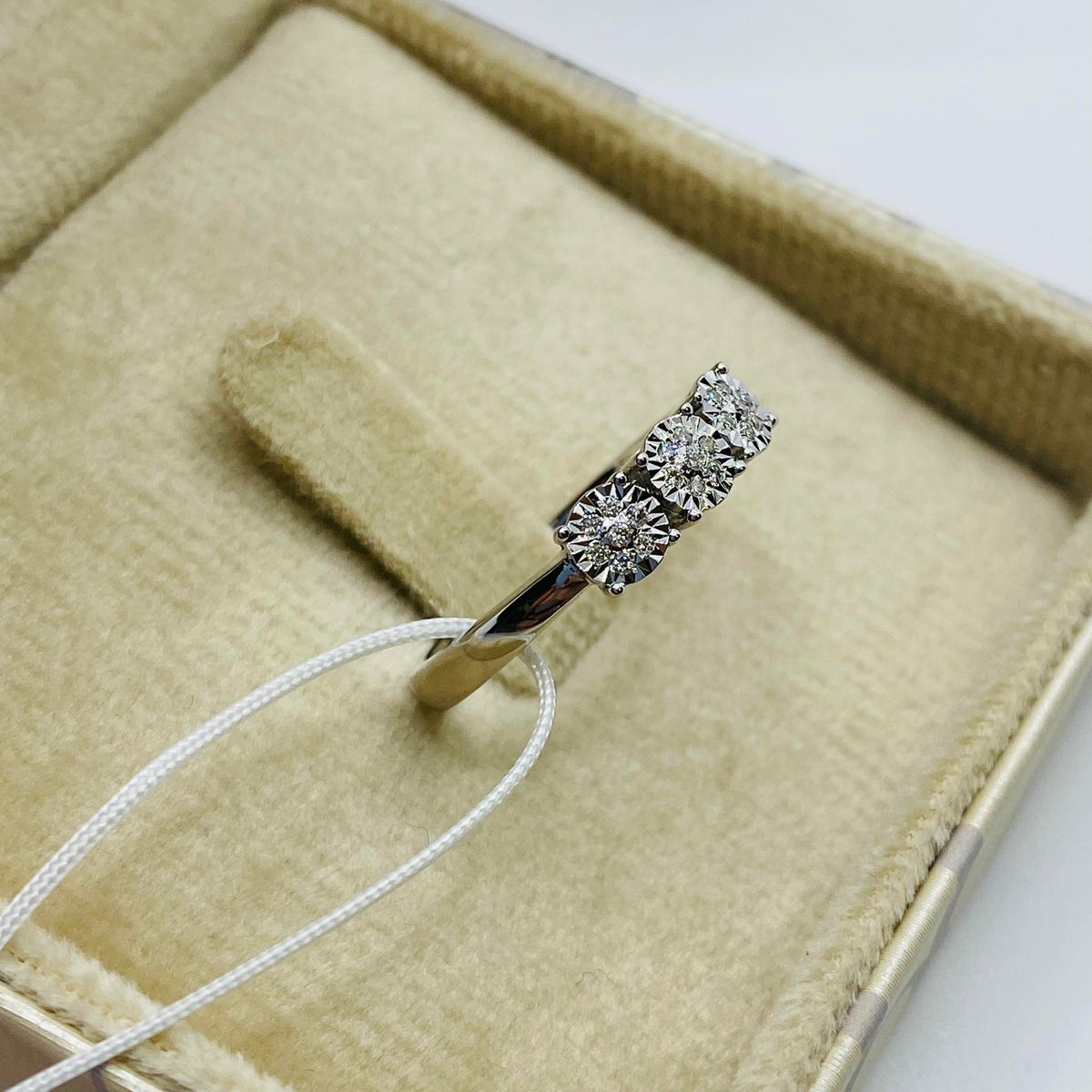 Anello Trilogy Donna Oro 18KT con Diamanti Ct 0.09