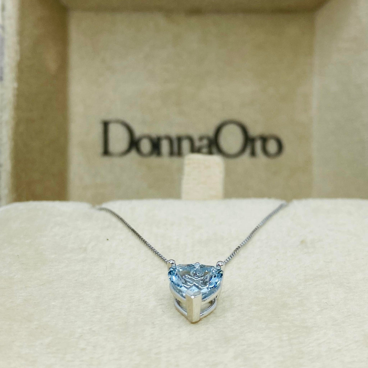Collana Donna Oro 18KT con Acquamarina a Cuore Ct. 1.10 e Diamante