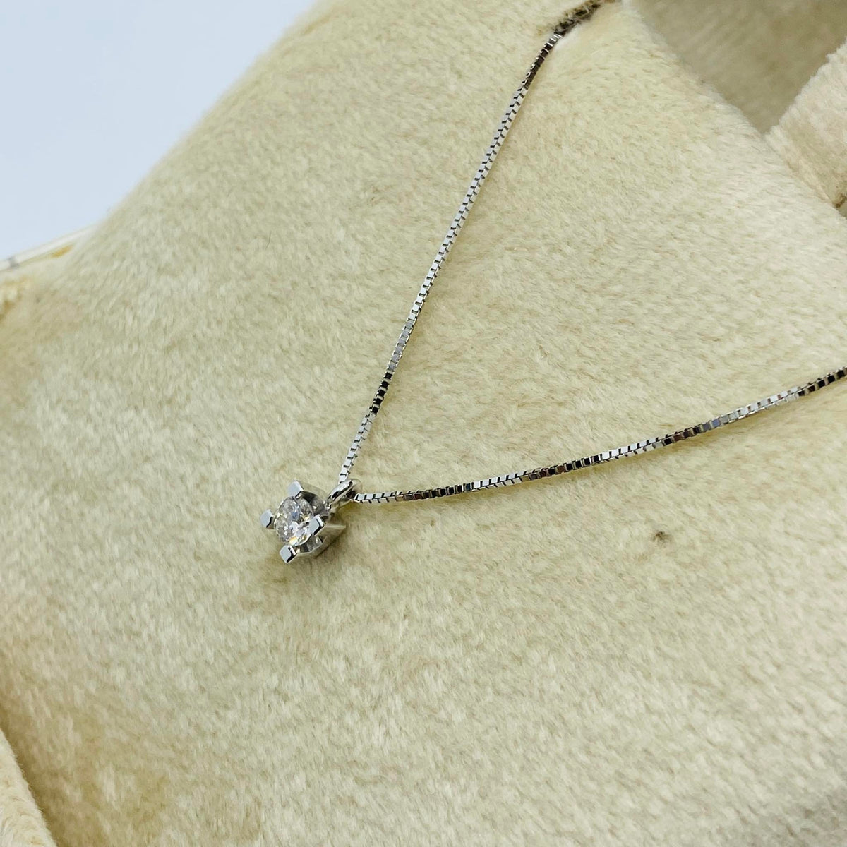 Collana Punto Luce Donna Oro 18KT con Diamante Ct 0.11