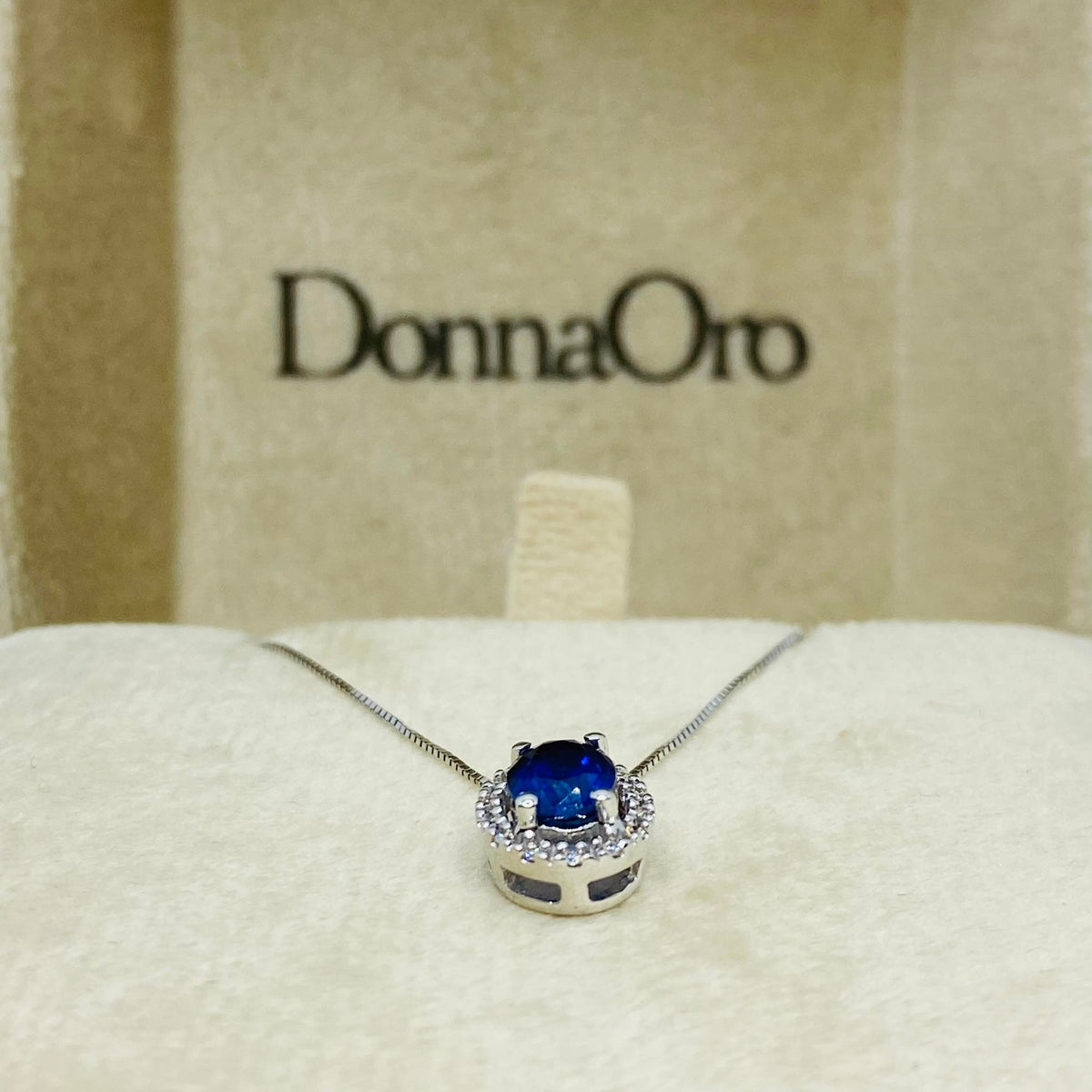 Collana Donna Oro 18KT con Zaffiro Ct 0.90 e Diamanti