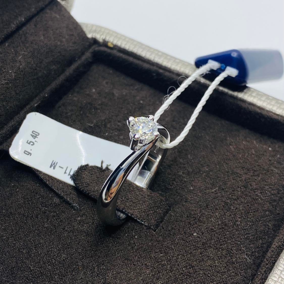 Anello Crivelli Solitario in Oro 18KT e Diamante Ct 0.45