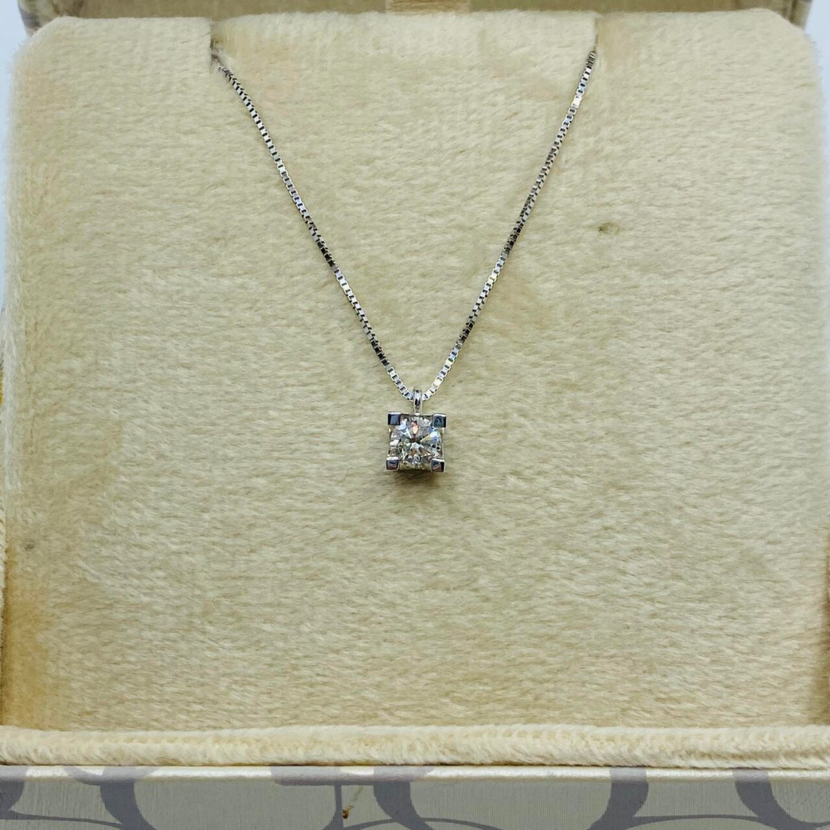 Collana Punto Luce Donna Oro 18KT con Diamante Ct 0.27