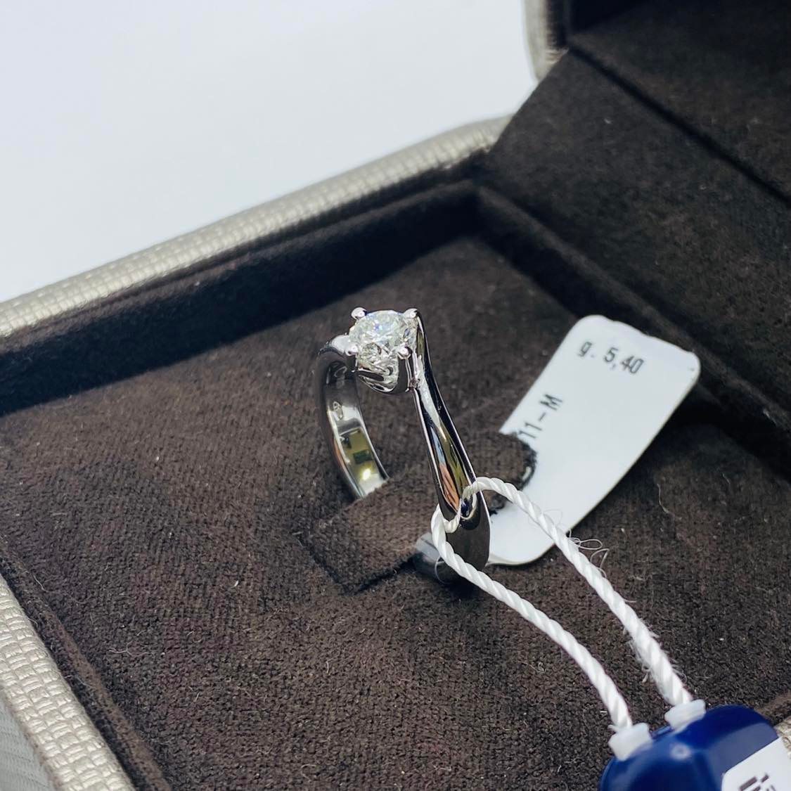 Anello Crivelli Solitario in Oro 18KT e Diamante Ct 0.45
