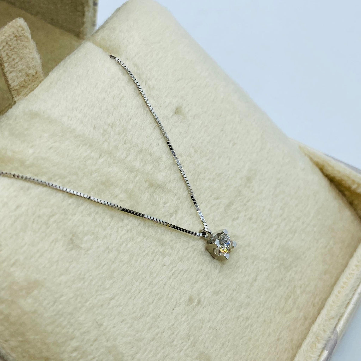 Collana Punto Luce Donna Oro 18KT con Diamante Ct 0.15