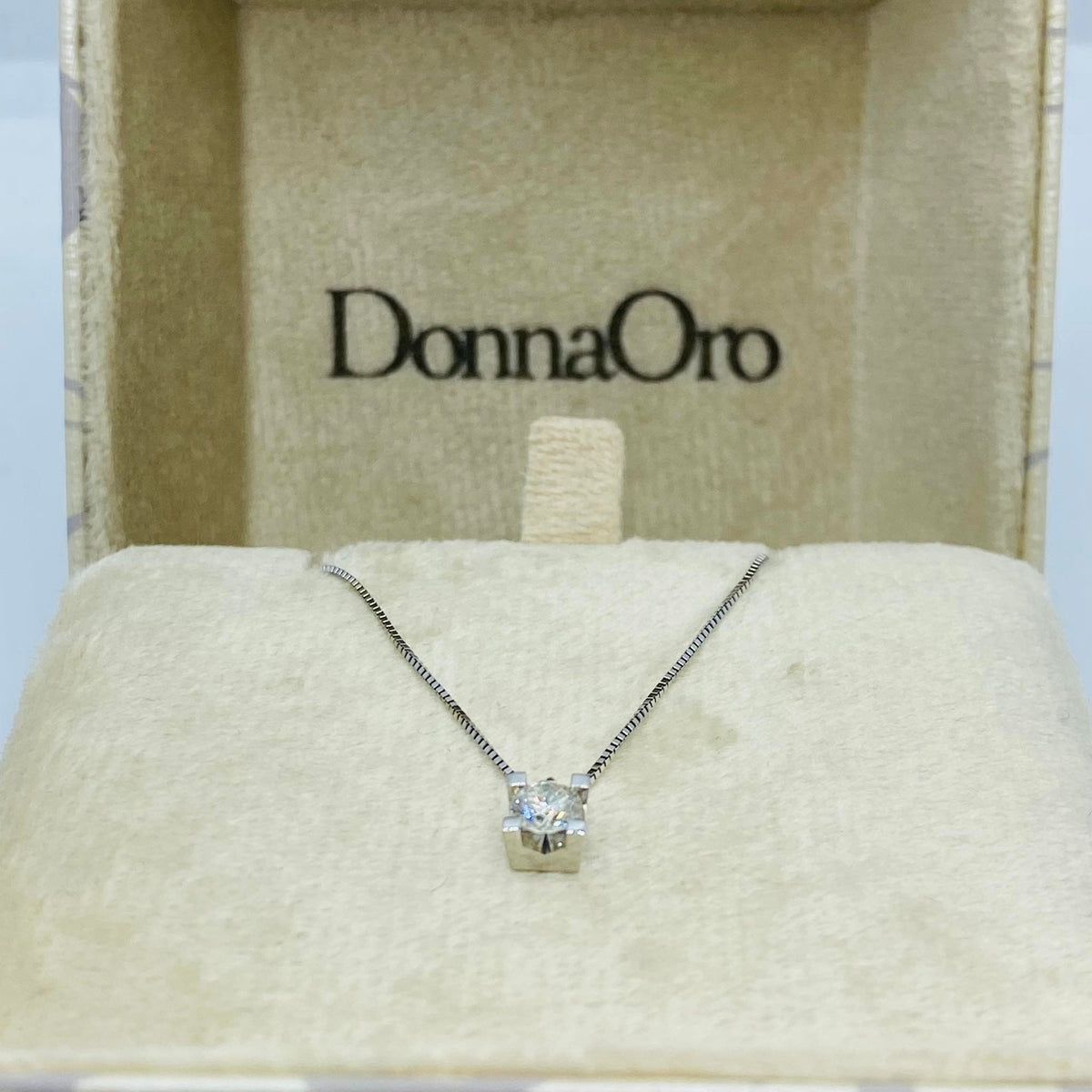 Collana Punto Luce Donna Oro 18KT con Diamante Ct 0.27