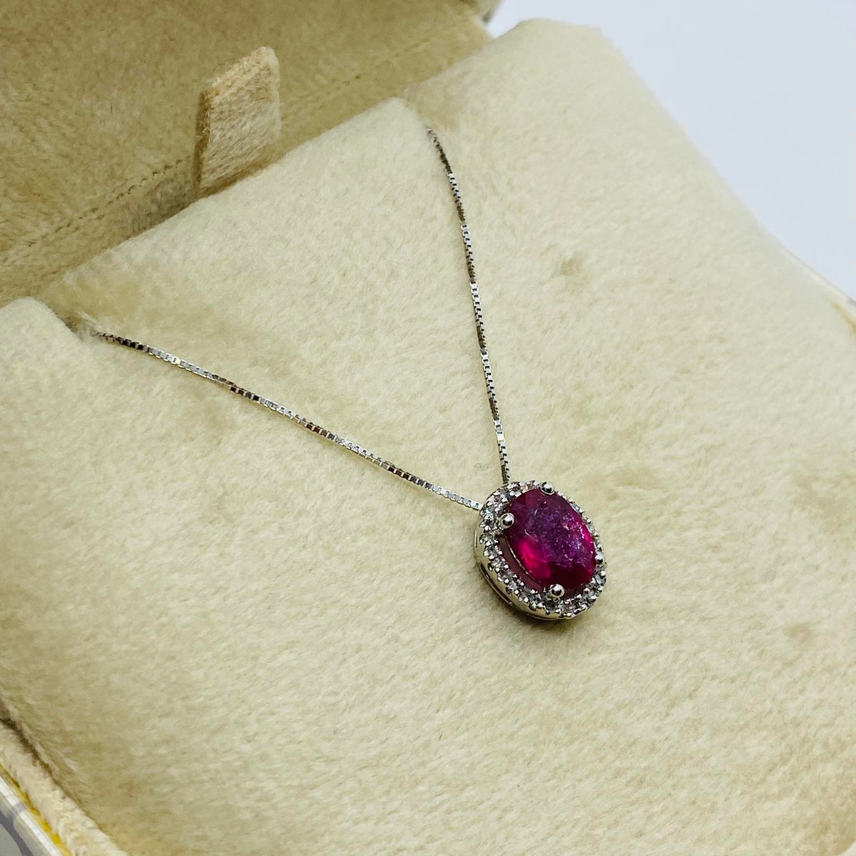 Collana Donna Oro 18KT con Rubino Ct 0.90 e Diamanti