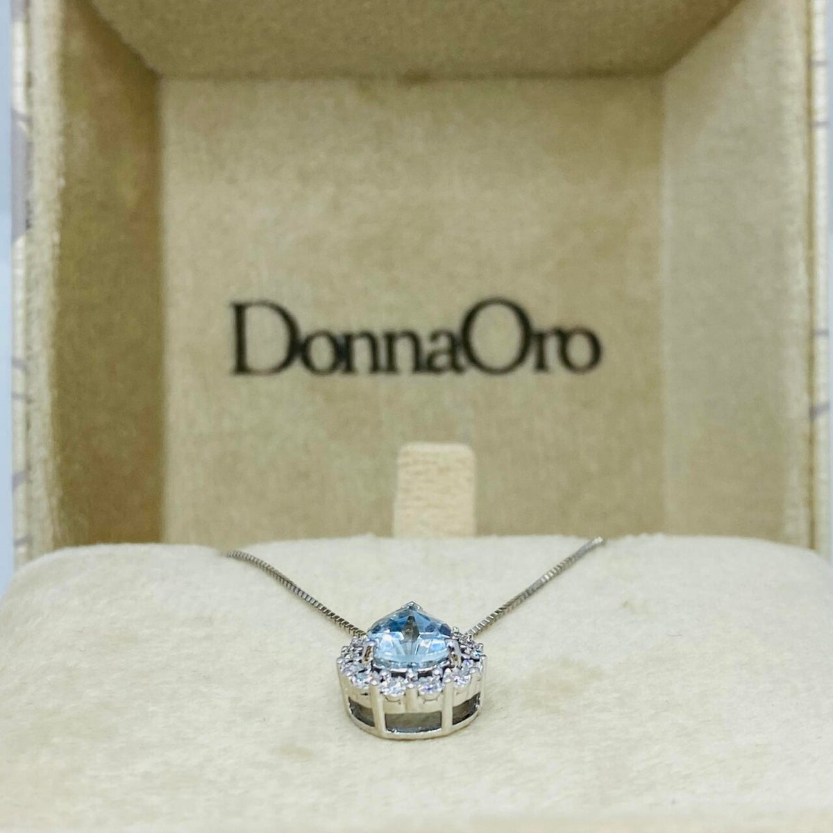 Collana Donna Oro 18KT con Acquamarina a Goccia Ct. 1.10 e Diamante