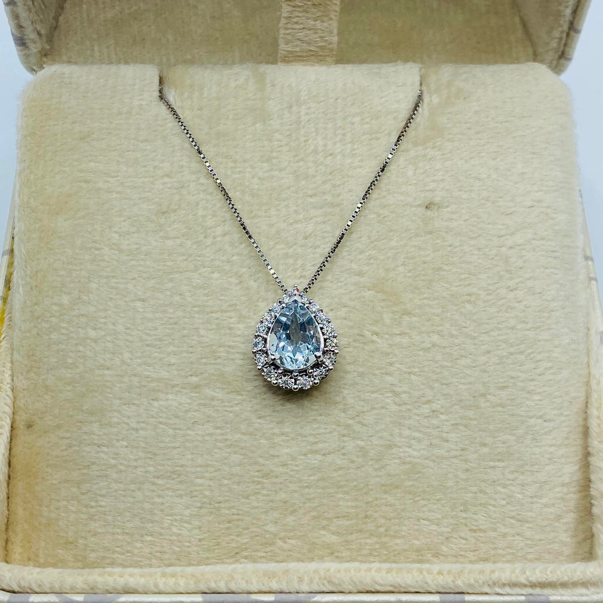Collana Donna Oro 18KT con Acquamarina a Goccia Ct. 1.10 e Diamante