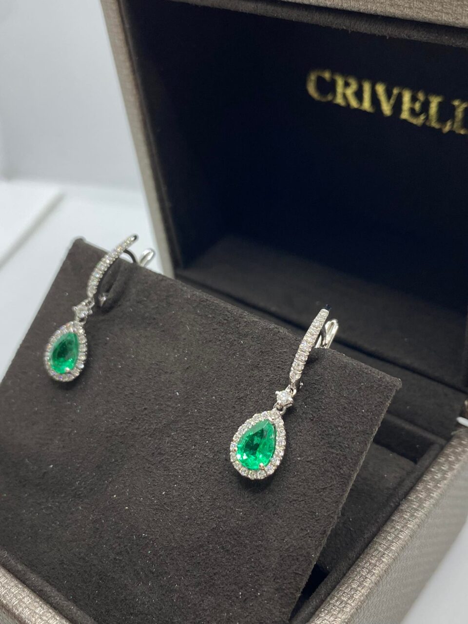 Orecchini Crivelli con Smeraldi Ct. 1,42 a Goccia e Diamanti