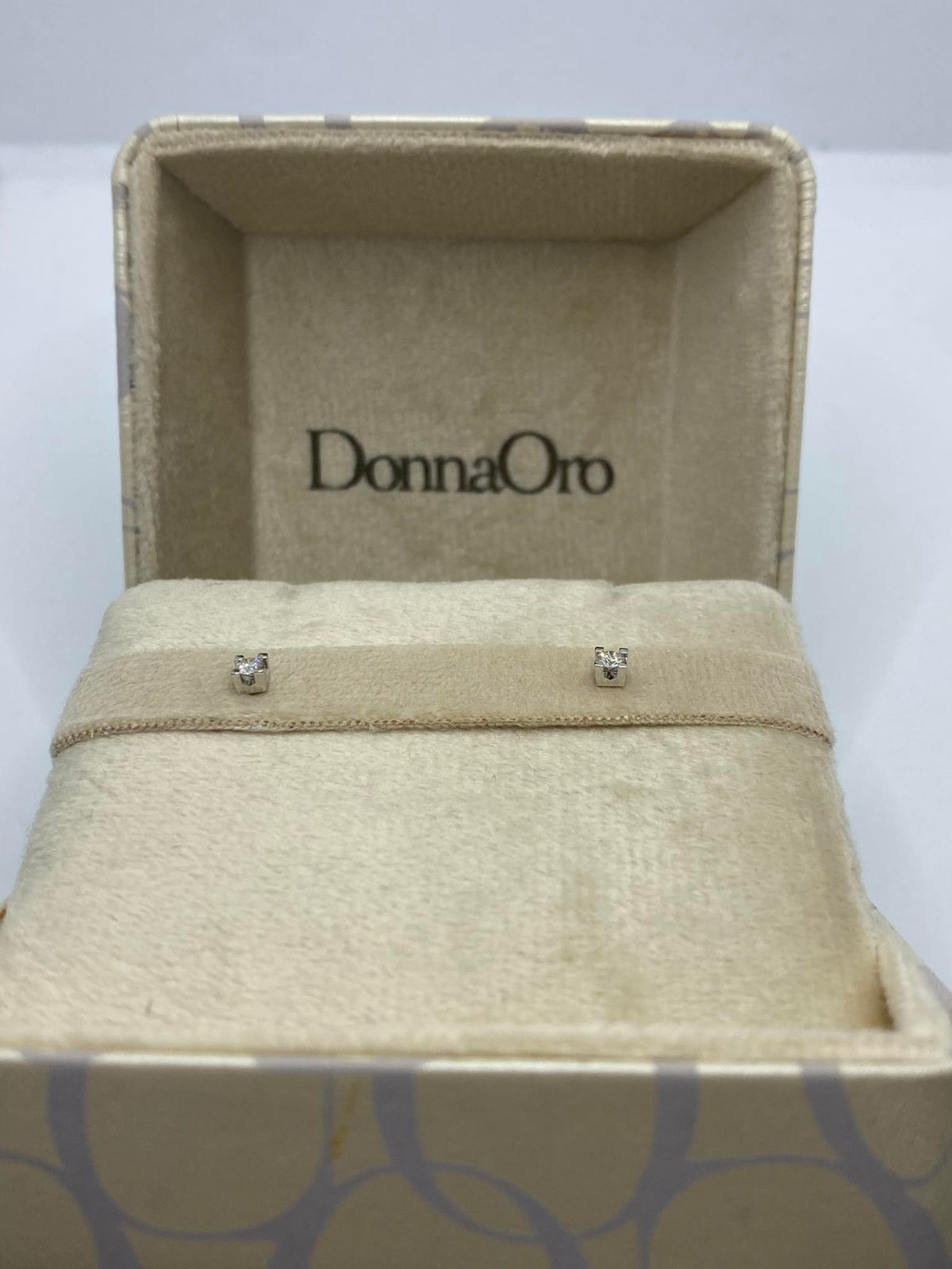 Orecchini Punto Luce Donna Oro 18KT con Diamante Ct 0.14
