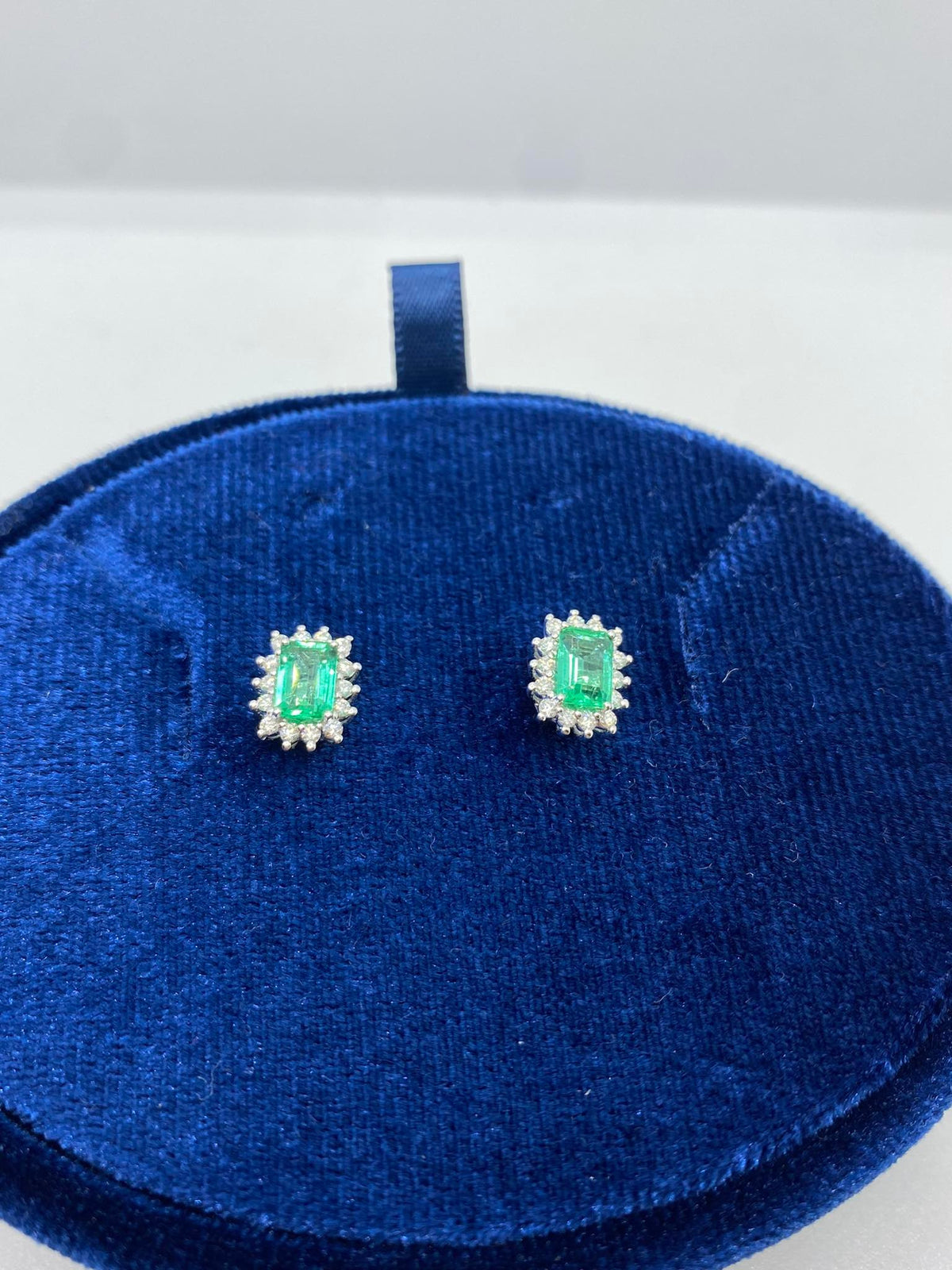 Orecchini Recarlo con Diamanti e Smeraldi Ct. 1,04