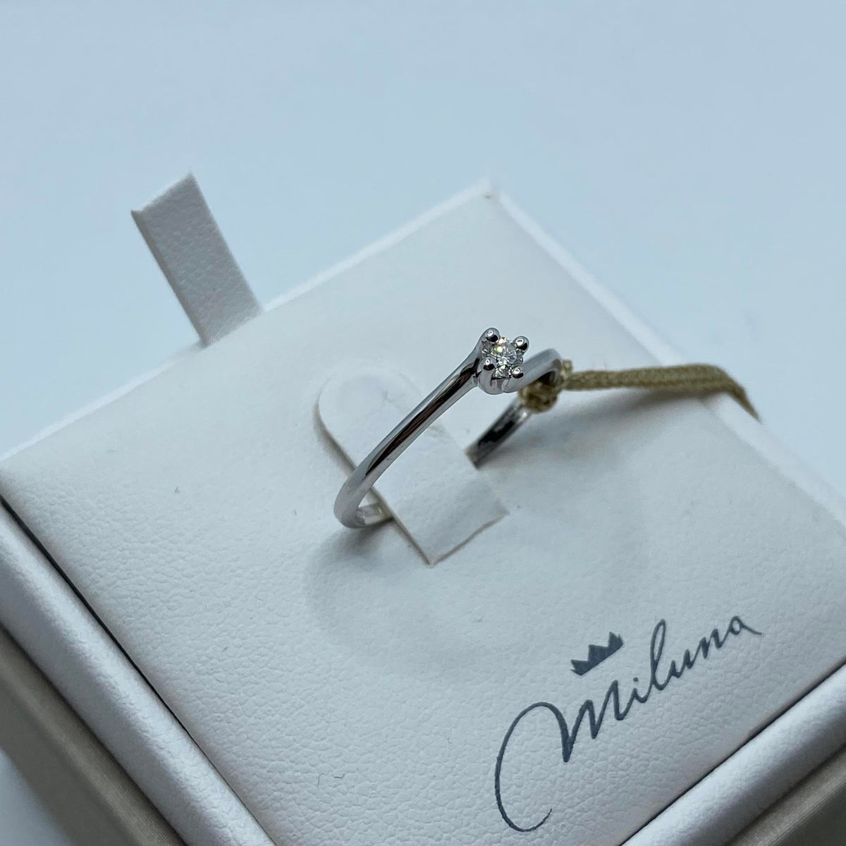 Anello Solitario Donna Miluna in Oro 18KT e Diamanti Ct. 0,10