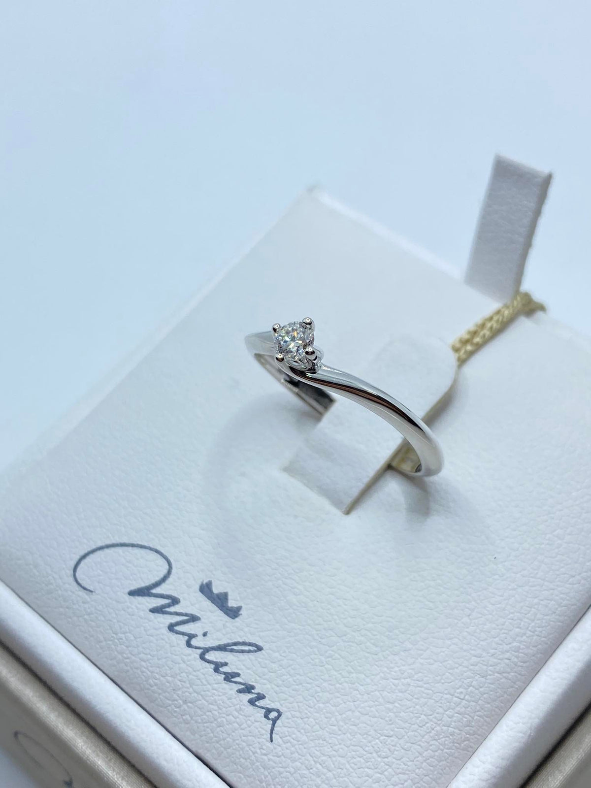 Anello Solitario Donna Miluna in Oro 18KT e Diamanti Ct. 0,13