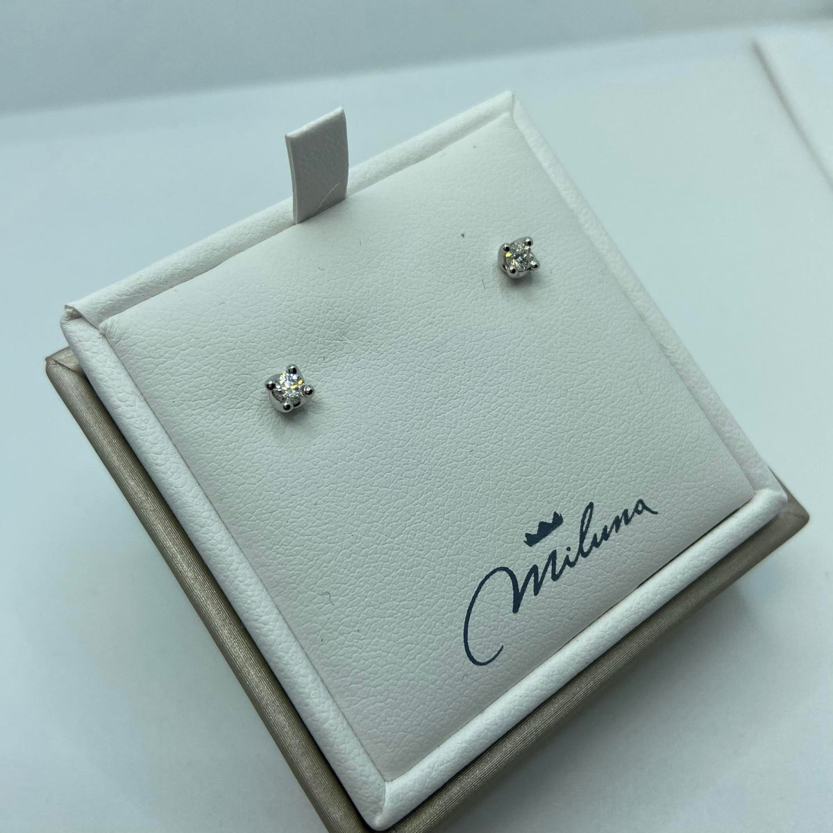Orecchini Punto Luce Donna Miluna in Oro 18KT e Diamanti Ct. 0,18