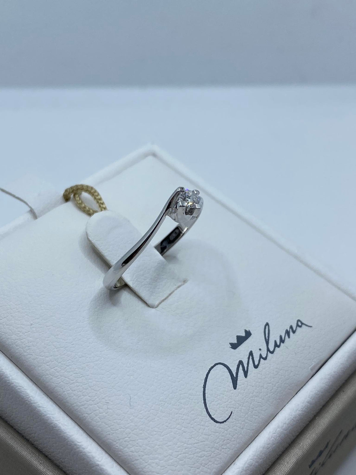 Anello Solitario Donna Miluna in Oro 18KT e Diamanti Ct. 0,10