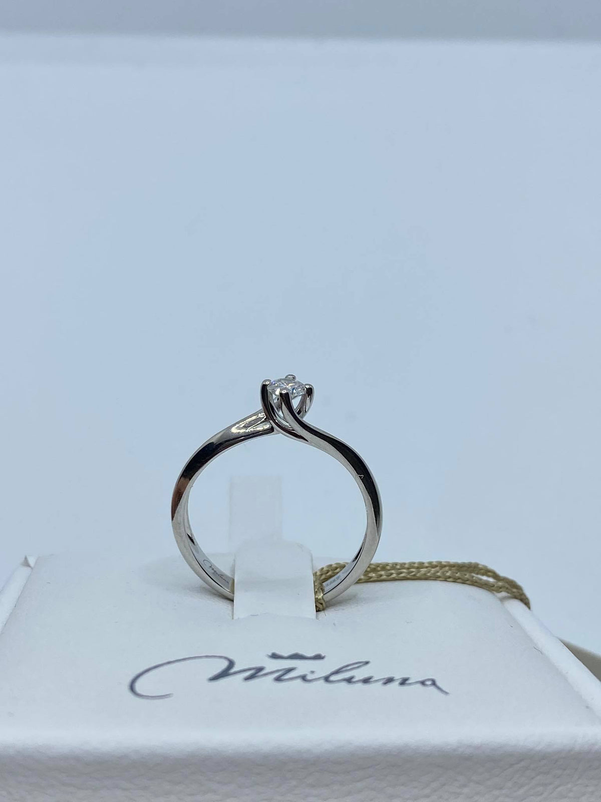 Anello Solitario Donna Miluna in Oro 18KT e Diamanti Ct. 0,18